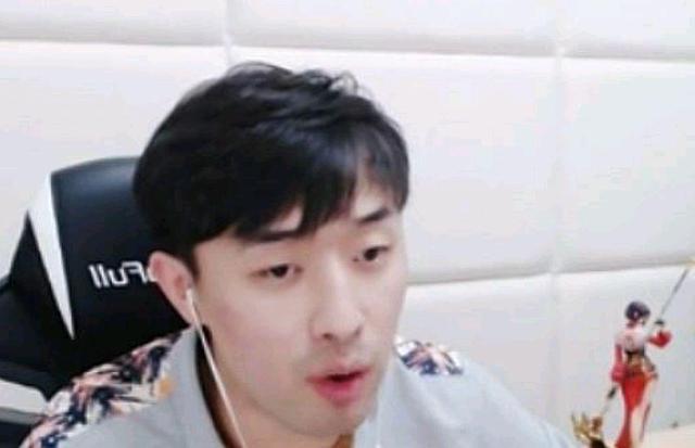 dnf公益服跨2毁号欧皇现身！脱坑buff成就18星之海，出售价格引争议957