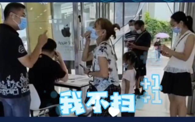 dnf公益服以前总嘲讽剑帝一觉插画丑，现在剑帝三觉后立即改口月中仙